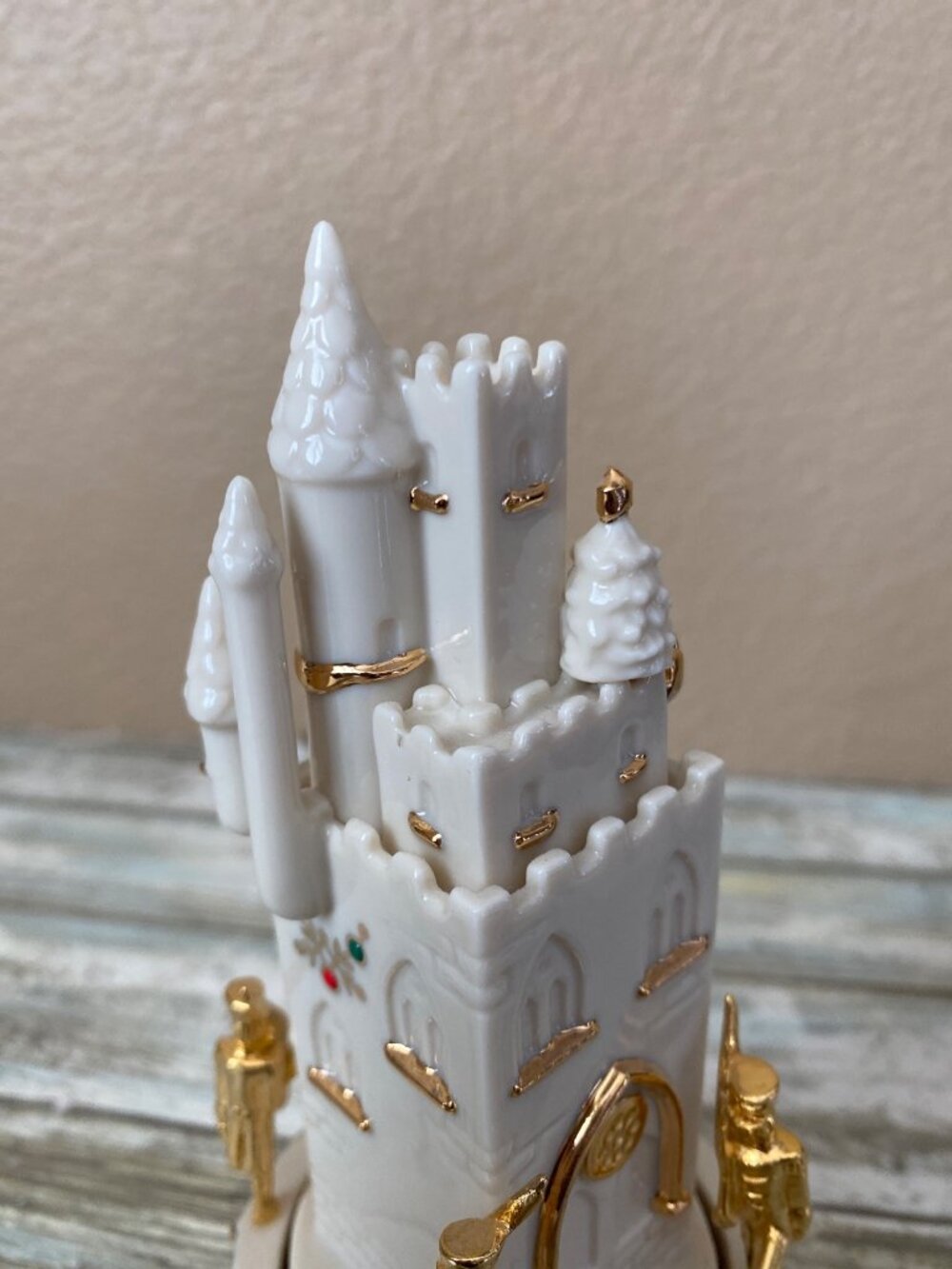 Lenox China Jewels Musical Castle Nutcracker Soldiers Gold Trim -No Box - Picture 13 of 14